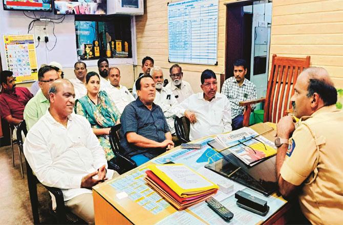 Dharavi Bachao Andolan leaders meeting with Dharavi police.