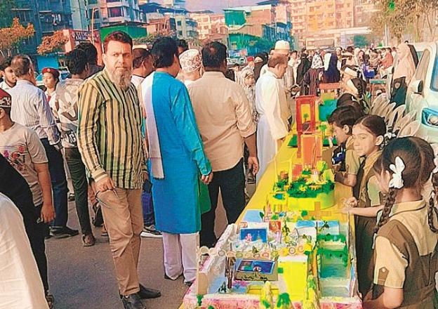 Students participating in Mumbra carnivals and others. Photo: INN