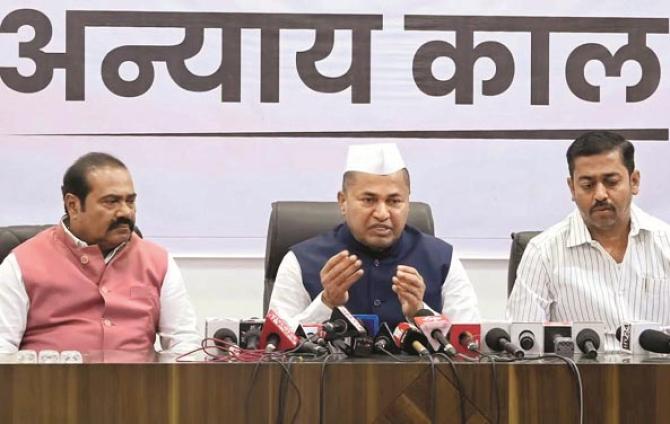 Nana Patole (right) addressing a press conference at Tilak Bhavan in Dadar. Photo: INN